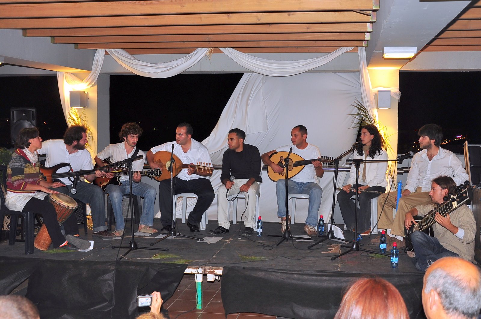 מופע של אנסמבל אל מטרוז ביפו.